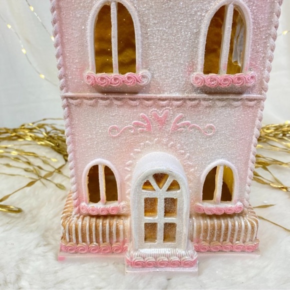 Cashmere & Cupcakes Pink Valentine’s Day Gingerbread House - Picture 10 of 11